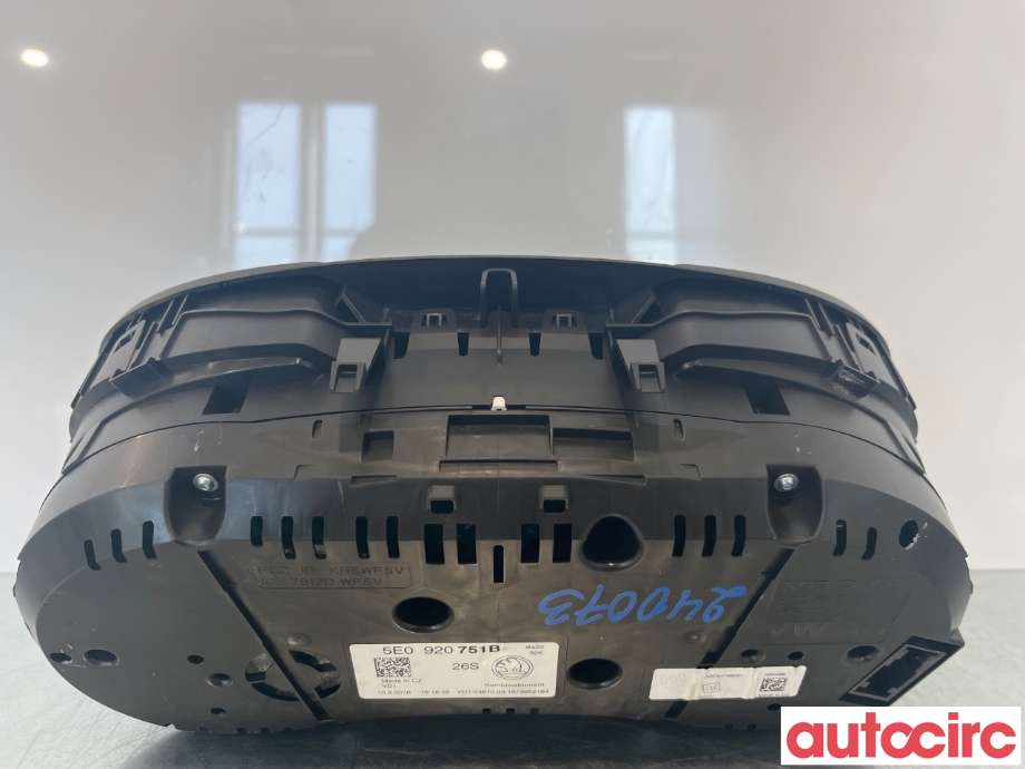 Instrumentpanel til Škoda Octavia 2013-2016 (Type III, Fase 1)  (SKODA|5E0920751B|)