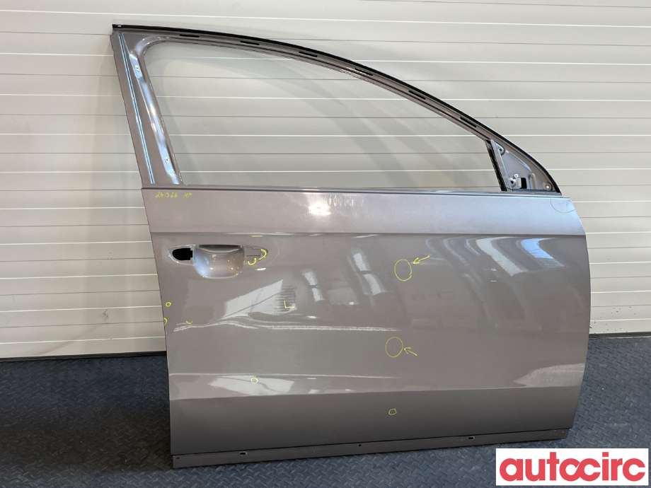 Dør høyre foran til VW Passat 2011-2015 (B7) (B7) (VOLKSWAGEN|3AA831056)