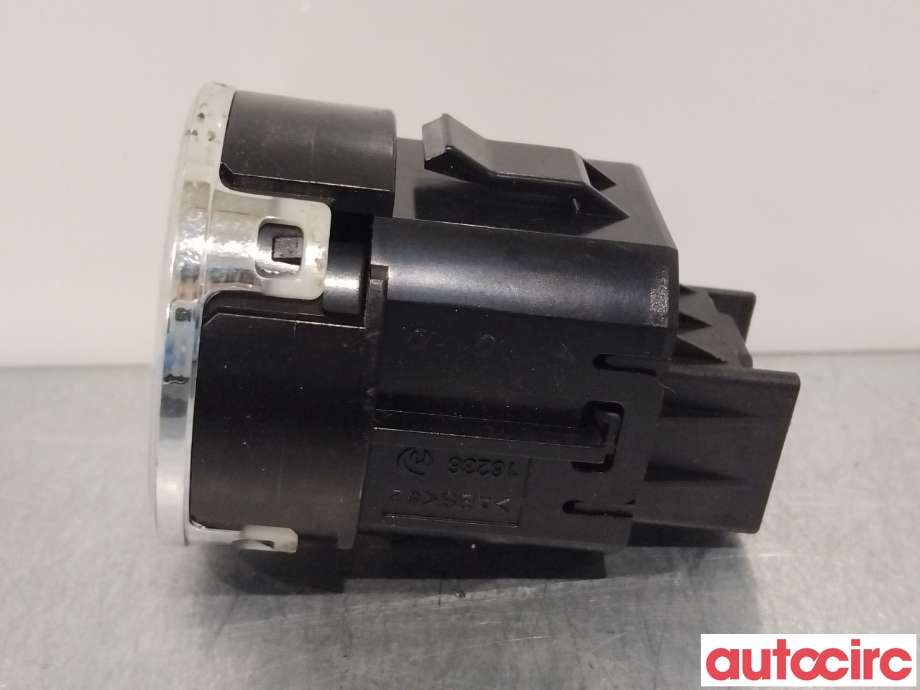 Bryter diverse til Mitsubishi Outlander 2015-->> (Type III, Fase 2)  (MITSUBISHI|8602A079|)