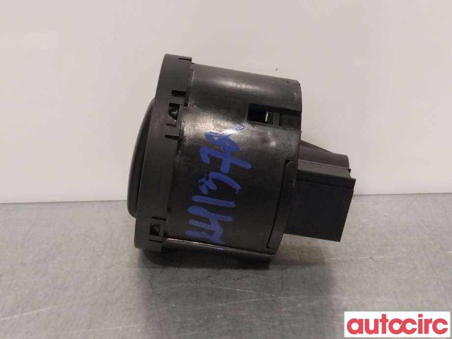 Bryter lys til VW Transporter / Caravelle 2015-2019 (T6) (T6) (VOLKSWAGEN|3C8941431B|)