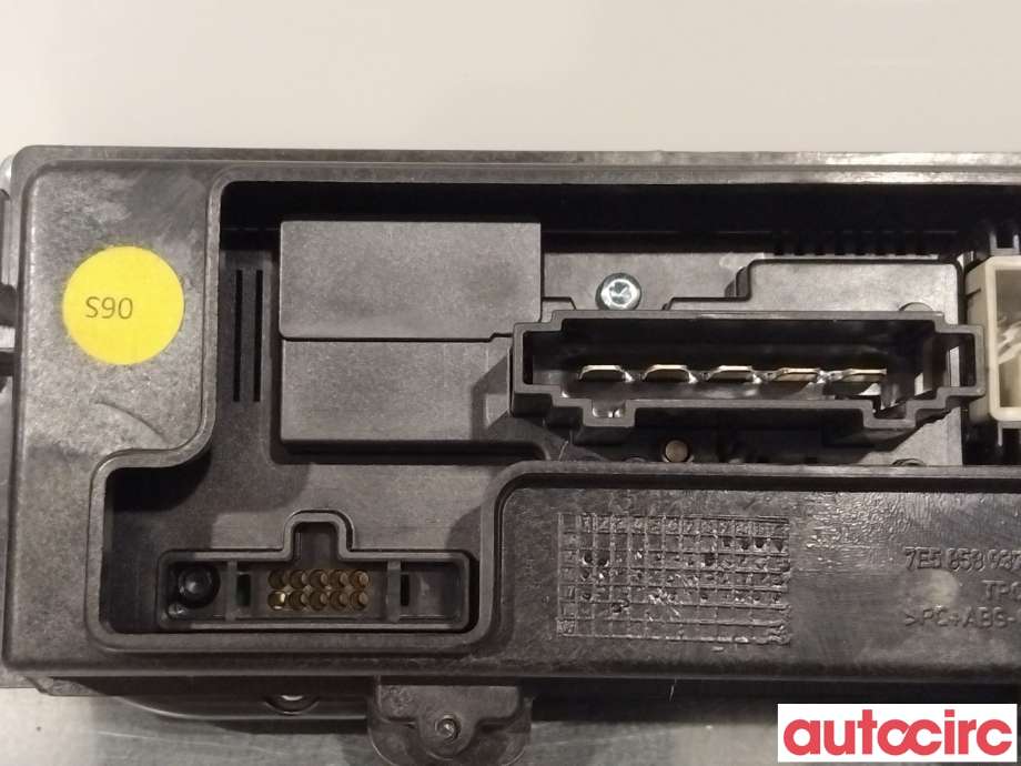Varmeapparat betjening til VW Transporter / Caravelle 2015-2019 (T6) (T6) (VOLKSWAGEN|7E0907047AF)