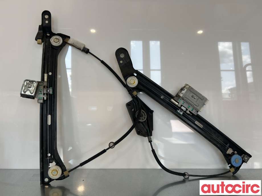 Ruteheis høyre foran til Audi A5 2007-2016 (Type I)  (AUDI|8T8837462B)