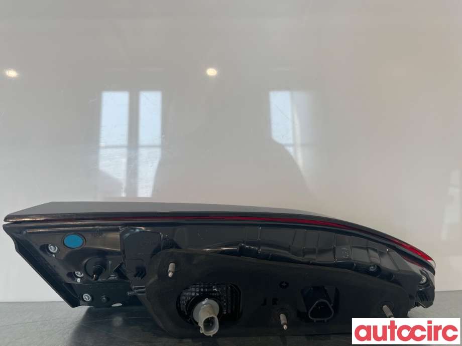 Baklykt høyre indre til Toyota Corolla 2019-->>  (TOYOTA|8158116031)