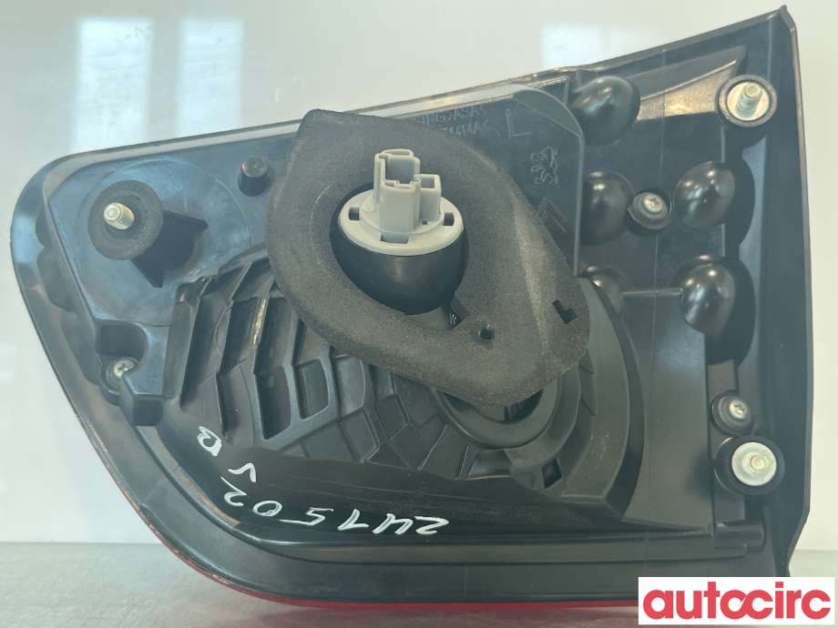 Baklykt venstre indre til Citroën C-Crosser 2007-2012  (CITROEN|6350EK)