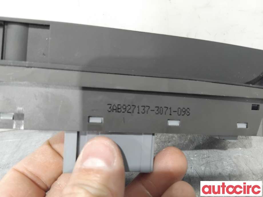 Bryter elektrisk håndbrekk/parkbrems til VW CC 2008-2012 (PASSAT CC) (PASSAT CC) (VOLKSWAGEN|3AB927137|)