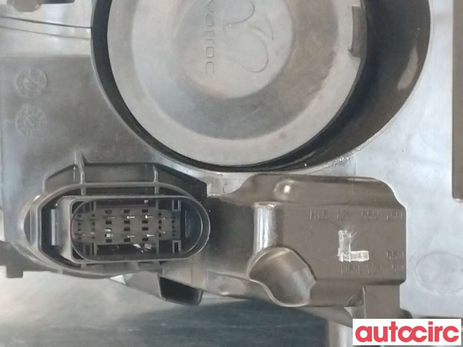 Frontlykt høyre halogen til Ford Focus 2014-2018 (Type III, Fase 2)  (FORD|260109RB0A)