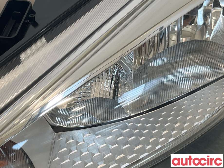 Frontlykt venstre halogen til Ford Focus 2014-2018 (Type III, Fase 2)  (FORD|2060618)