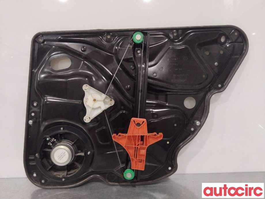 Ruteheis til VW Passat 2011-2015 (B7) (B7) (VOLKSWAGEN|3AF839461C|)
