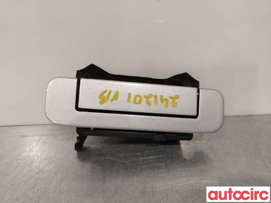Dørhåndtak utv venstre bak til Audi A8, 1995-2002 (Type I) (AUDI|4A0839205F)