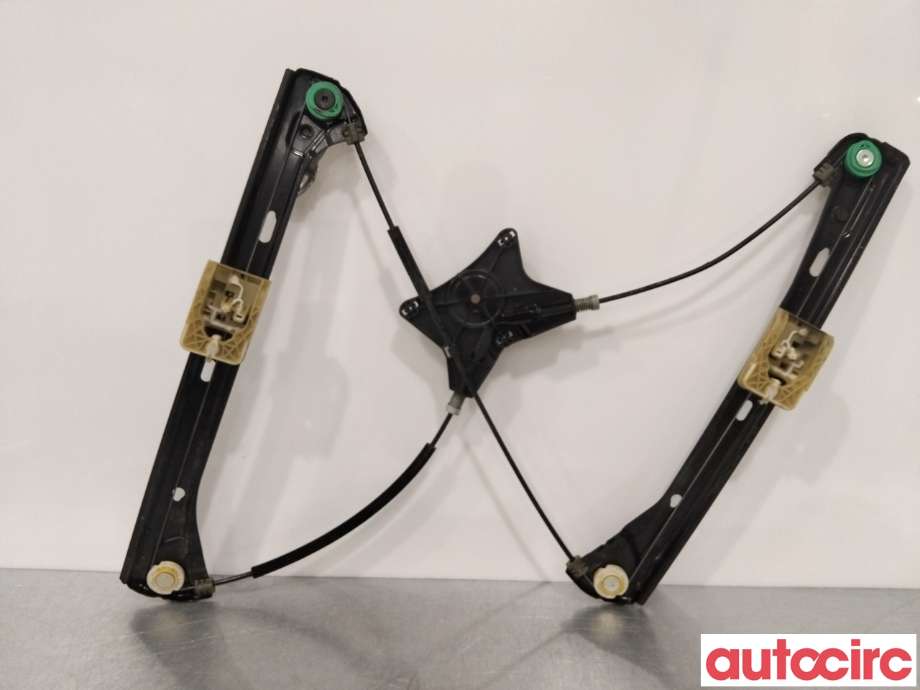Ruteheis til VW Passat 2015-2019 (Fase 1) (B8) (B8) (VOLKSWAGEN|3G0837461C|)