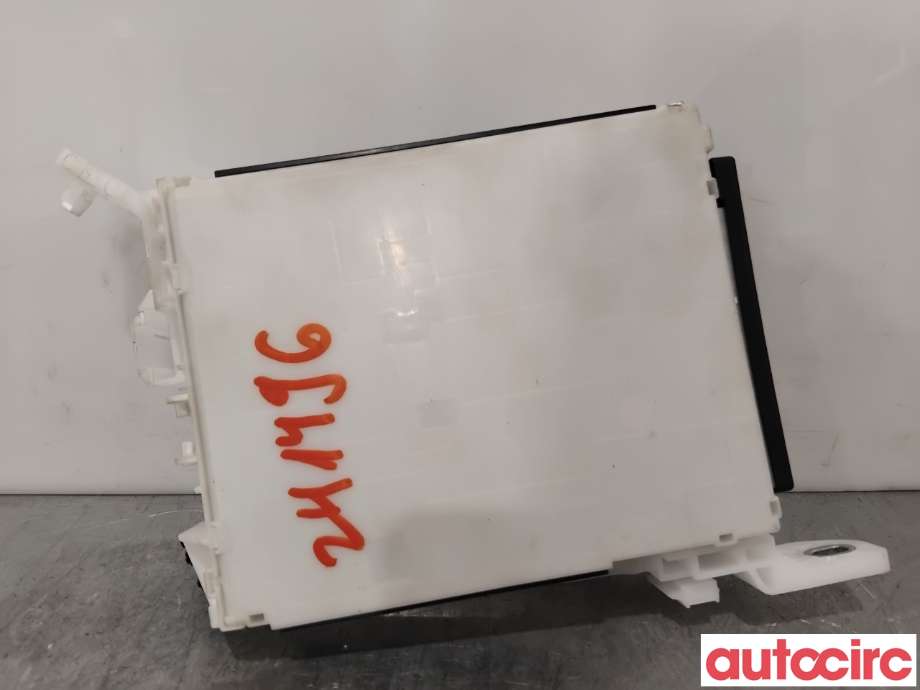 Sikringsboks til Toyota Corolla 2019-->>  (TOYOTA|8273016190|6357-3075|82730-16190)