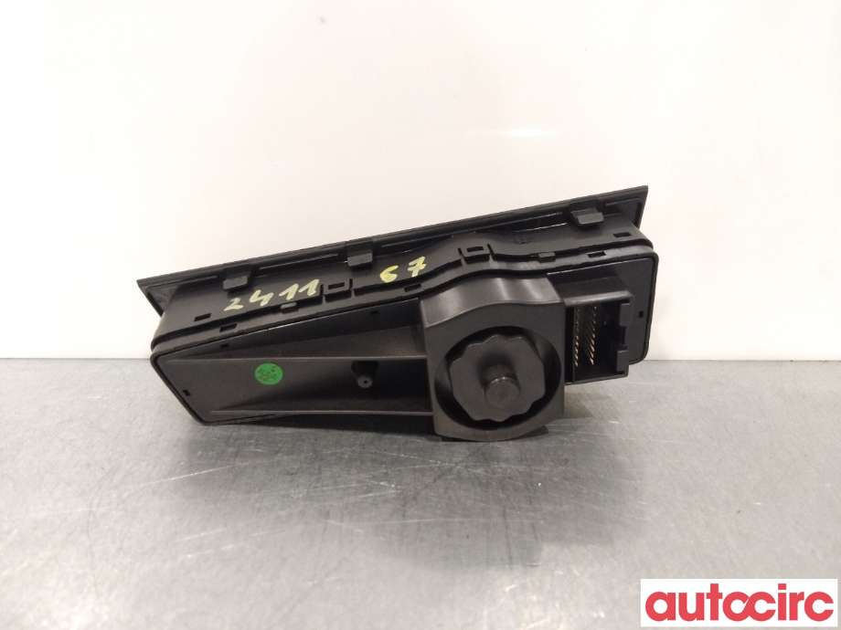 Bryter lys til Hyundai i40 2012-2017 (HYUNDAI|933003Z100RY|)