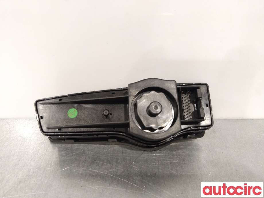 Bryter lys til Hyundai i40 2012-2017 (HYUNDAI|933003Z100RY|)