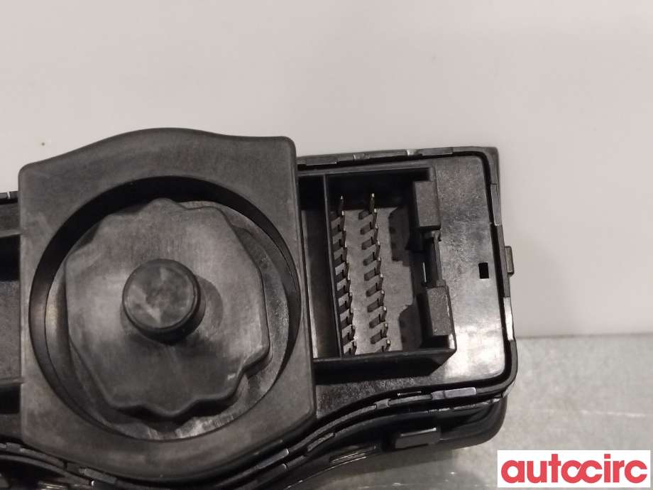 Bryter lys til Hyundai i40 2012-2017 (HYUNDAI|933003Z100RY|)