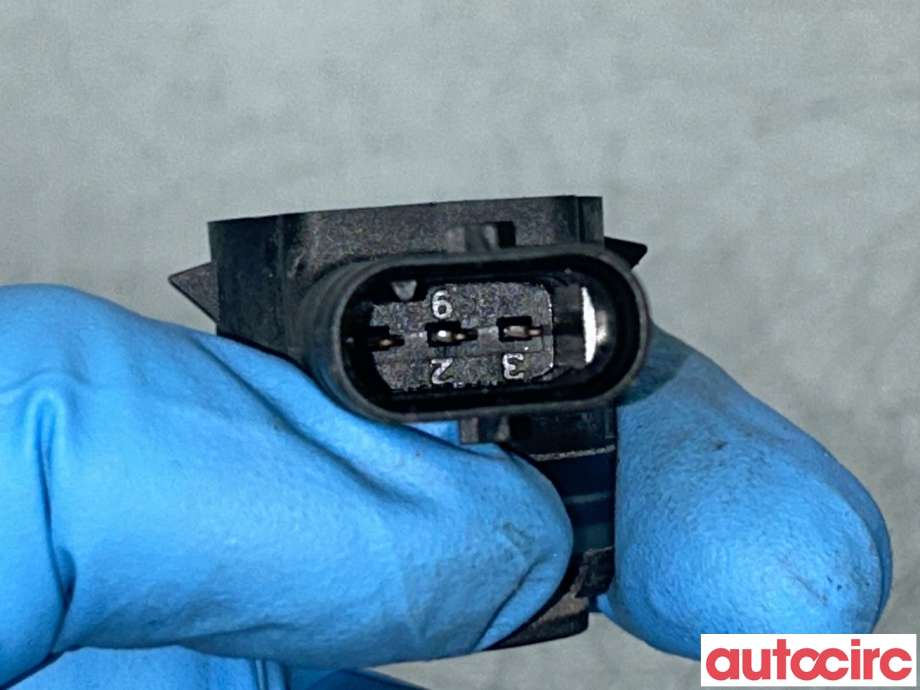 Parkeringssensor foran til VW e-Golf 2014-2017 (Fase 1)  (VOLKSWAGEN|5Q0919275B)