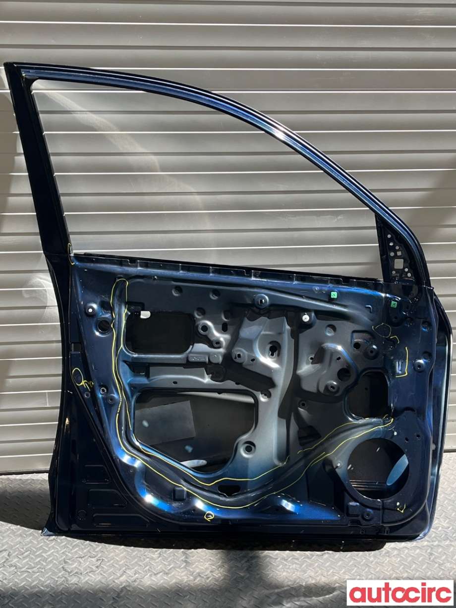 Dør venstre foran til Toyota RAV4 2006-2009 (Type III, Fase 1)  (TOYOTA|6700242120)
