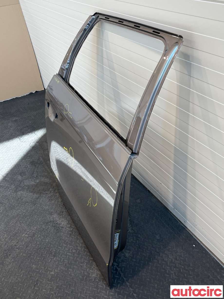 Dør høyre bak til VW Passat 2011-2015 (B7) (B7) (VOLKSWAGEN|3AF833056)