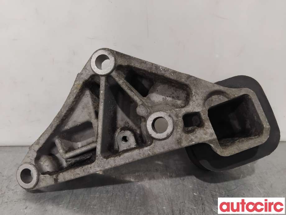 Motorfeste til Audi A8 1995-2002 (Type I) (AUDI|4D0199343C|)