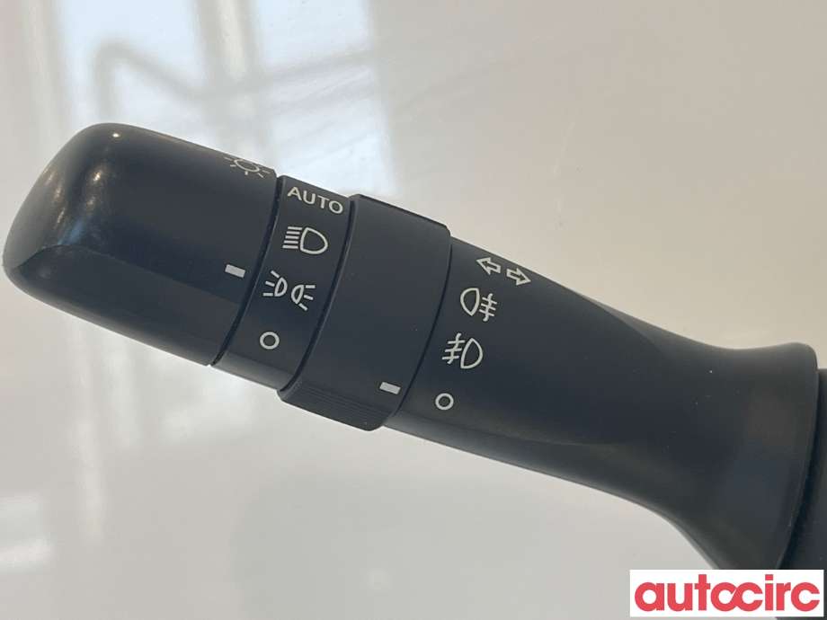 Bryter blink til Toyota RAV4 2009-2013 (Type III, Fase 2)  (TOYOTA|8414042111|)