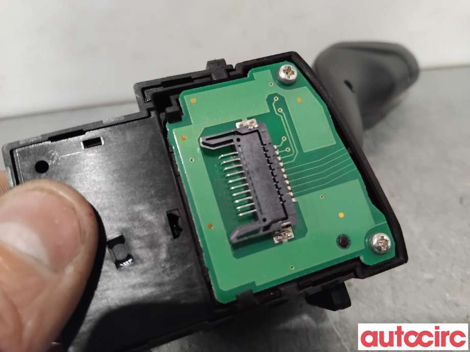 Bryter blink til Ford Focus 2011-2014 (Type III, Fase 1) (FORD|1883869||AV6T-13335-AB)