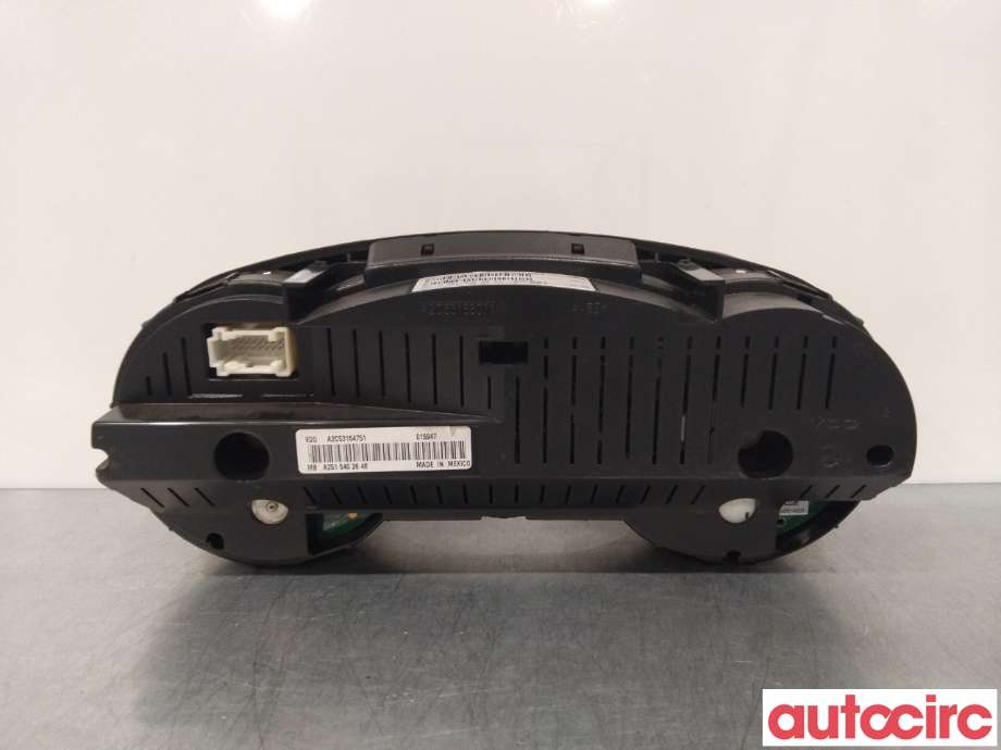 Instrumentpanel til Mercedes ML 2005-2011 (W164) (W164) (MERCEDES|A2515402648|)