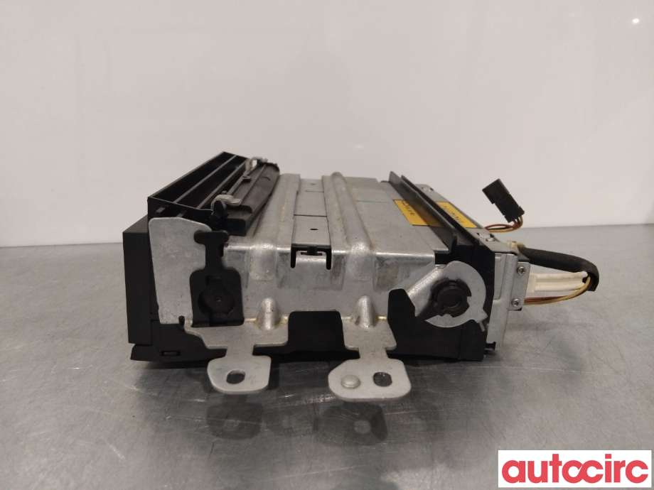 Bilstereo CD-veksler til Mercedes ML 2005-2011 (W164) (W164) (MERCEDES|A2118703889|)