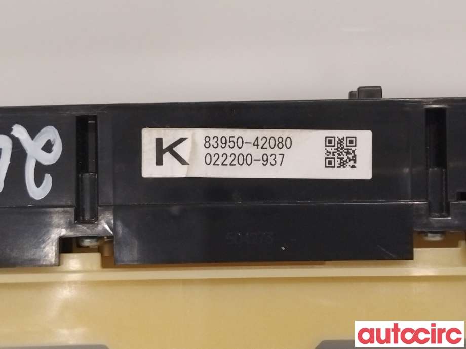 Bryter diverse til Toyota RAV4 2013-2015 (Type IV, Fase 1)  (TOYOTA|8395042080|)