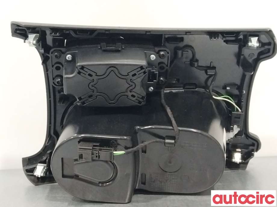 Dashbord koppholder til Mercedes CLA 2013-2019 (C117) (C117) (MERCEDES|A1766801610)