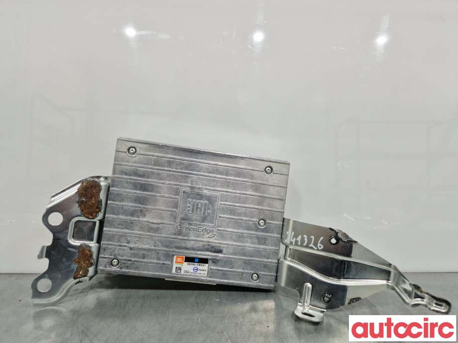 Bilstereo forsterker til Toyota Prius +7 2012-2020 (Type III) (stasjonsvogn) (stasjonsvogn) (TOYOTA|862800W831|)