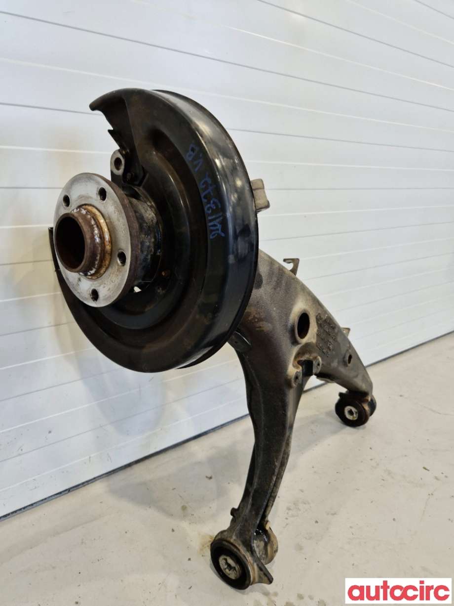 Bærebru venstre bak til VW Transporter / Caravelle 2015-2019 (T6) (T6) (VOLKSWAGEN|7E0501071|)