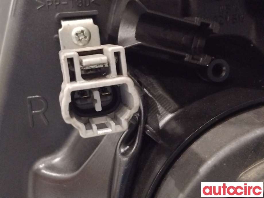 Frontlykt høyre halogen til Suzuki Swift 2005-2010  (SUZUKI|35120-63J10|)