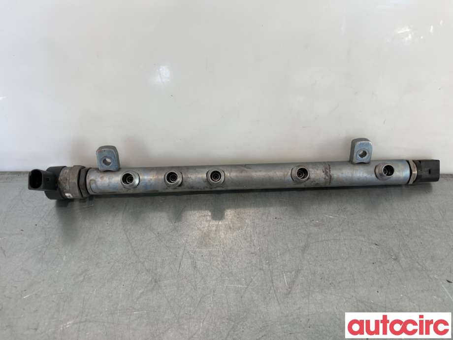 Dyseskinne (fuelrail) til Mercedes B-Klasse 2008-2011 (Fase 2) (W245) (W245) (MERCEDES|A6400702395|)