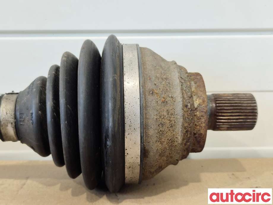 Drivaksel venstre foran til VW Passat 2005-2010 (B6) (B6) (VOLKSWAGEN|1K0407271KB|1K0407763HX|1K0407271KA)