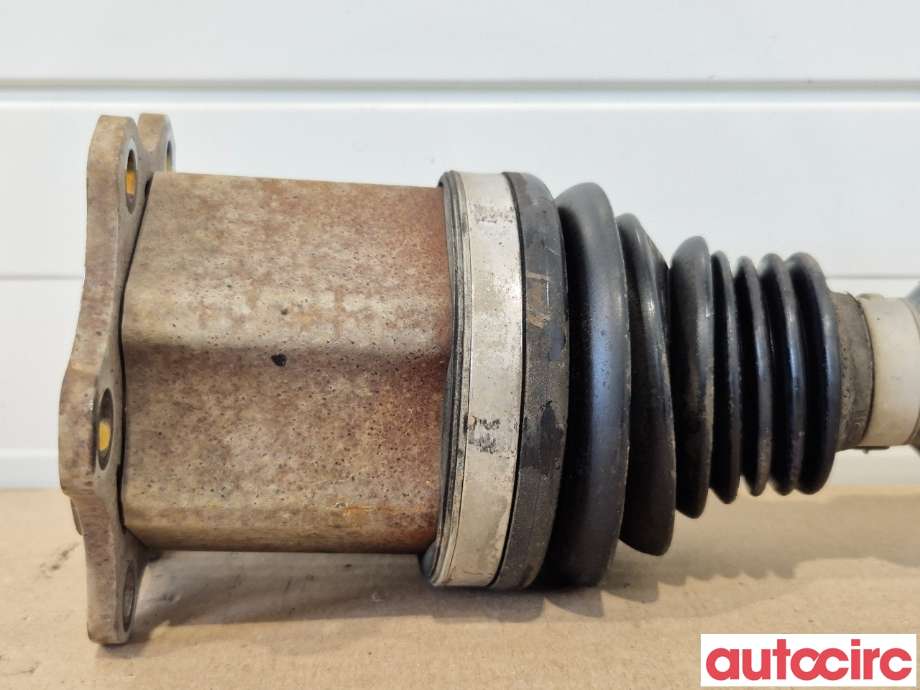 Drivaksel høyre foran til VW Passat 2005-2010 (B6) (B6) (VOLKSWAGEN|3C0407452RX|3C0407272CB|3C0407272CA)