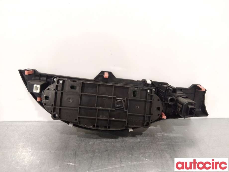 Varmeapparat betjening til Toyota Yaris 2014-2020 (Type III, Fase 2) (TOYOTA|559000D800C1|)