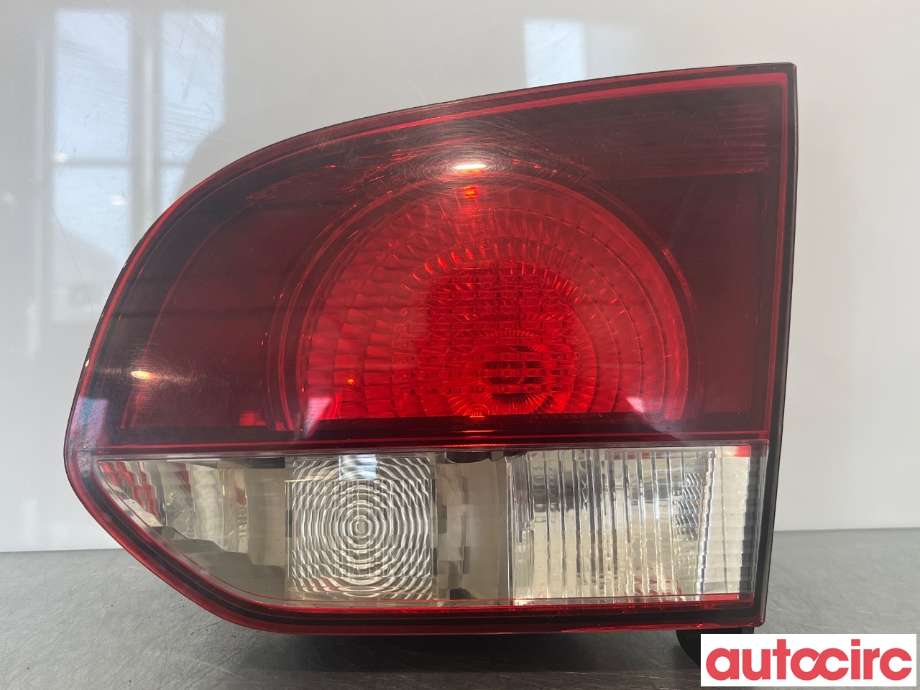 Baklykt høyre indre til VW Golf VI 2008-2012 (VOLKSWAGEN|5K0945094)