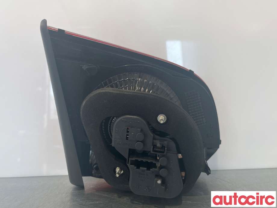 Baklykt høyre indre til VW Golf VI 2008-2012 (VOLKSWAGEN|5K0945094)