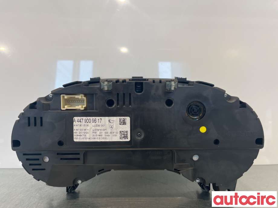 Instrumentpanel til Mercedes Vito 2014-->> (W447) (W447) (MERCEDES|A4479009617)