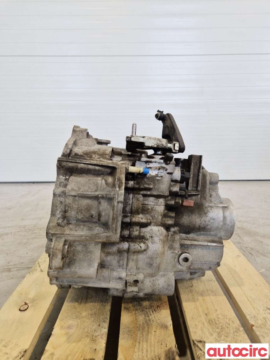 Girkasse manuell 6-trinn til VW Caddy 2010-2015 (Type III, Fase 2)  (VOLKSWAGEN|02Q300048K|NFQ|02Q300013S)