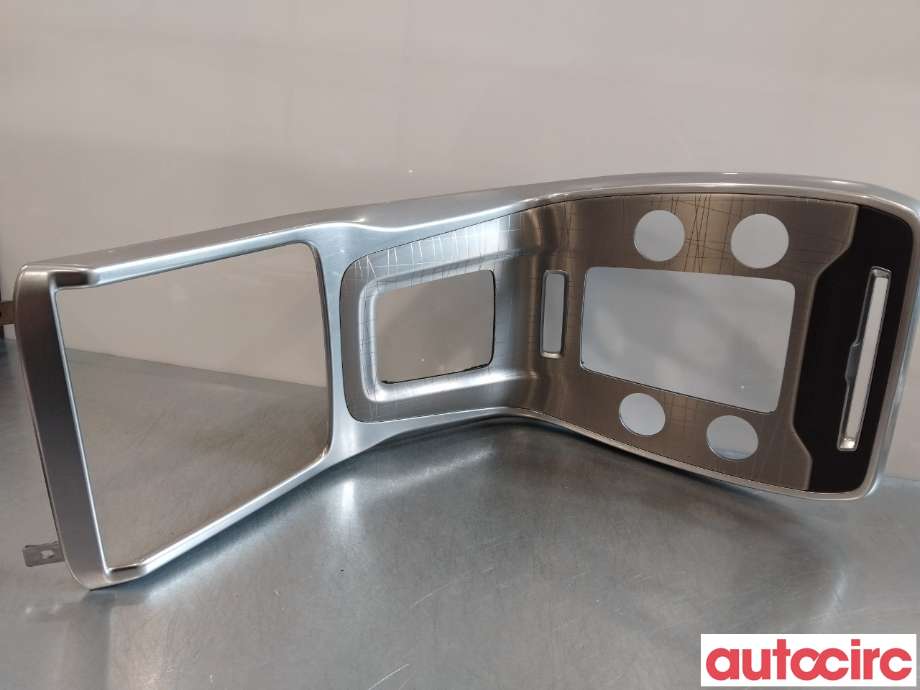 Diverse deler til Volvo XC70, 2008-2013 (Type II, Fase 1)  (VOLVO|1284570)