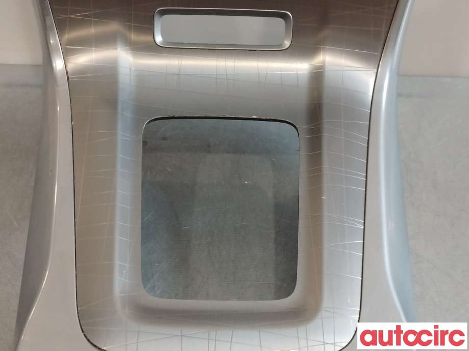 Diverse deler til Volvo XC70 2008-2013 (Type II, Fase 1)  (VOLVO|1284570)