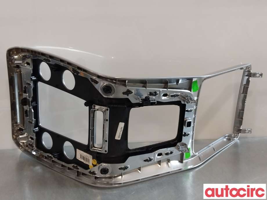 Diverse deler til Volvo XC70 2008-2013 (Type II, Fase 1)  (VOLVO|1284570)