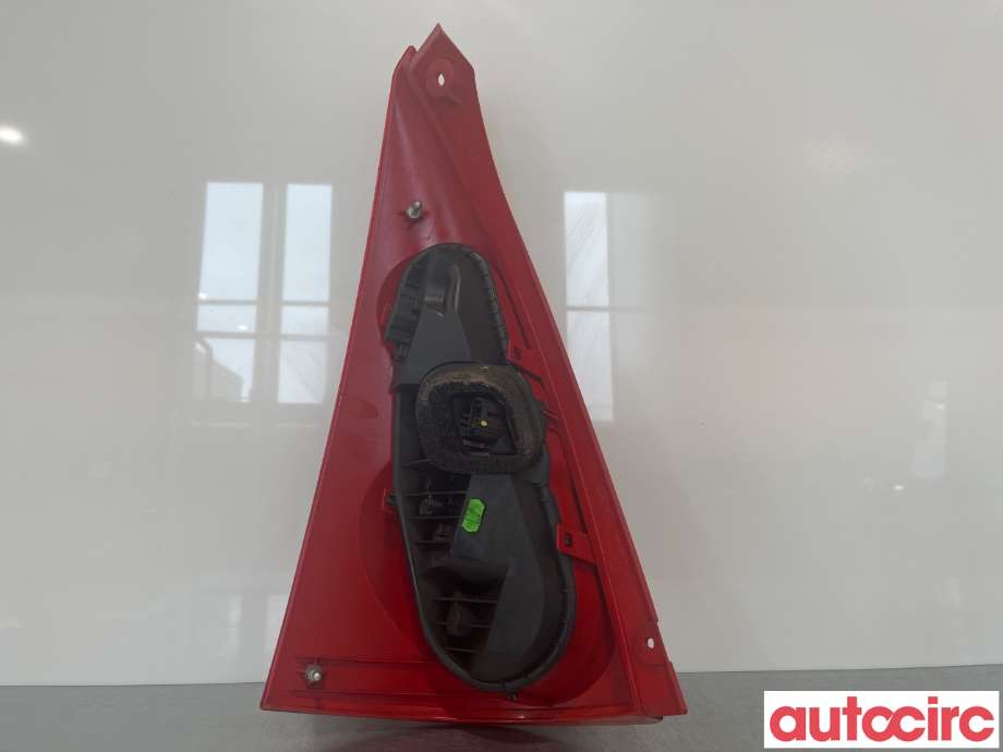 Baklykt høyre til Peugeot 107 2006-2014  (PEUGEOT|6351X6)