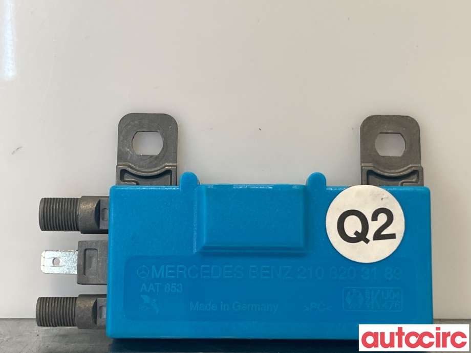 Antenne forsterker til Mercedes G-Wagen, 1990-->> (W463) (W463) (MERCEDES|A2108203189)