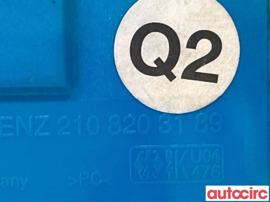 Antenne forsterker til Mercedes G-Wagen 1990-->> (W463) (W463) (MERCEDES|A2108203189)