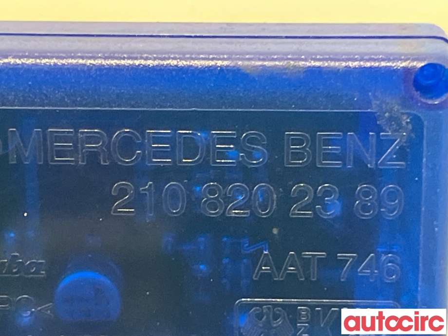Antenne forsterker til Mercedes G-Wagen 1990-->> (W463) (W463) (MERCEDES|A2108202389)