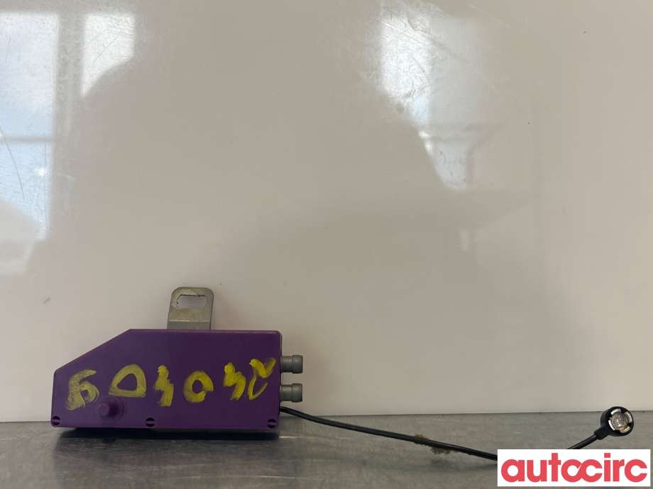 Antenne forsterker til Mercedes G-Wagen, 1990-->> (W463) (W463) (MERCEDES|A4638200589)