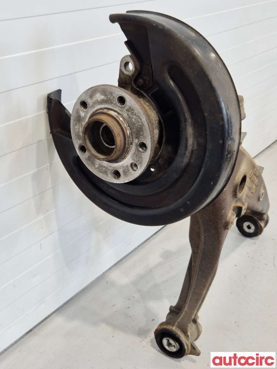 Bærebru venstre bak til VW Transporter / Caravelle 2015-2019 (T6) (T6) (VOLKSWAGEN|7E0501071|)