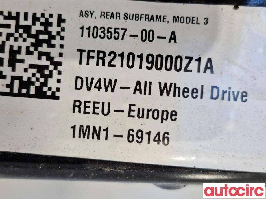 Travers bak til Tesla Model 3 2018-2023 (Fase 1)  (TESLA|1044580-00-C||1103557-00-A)