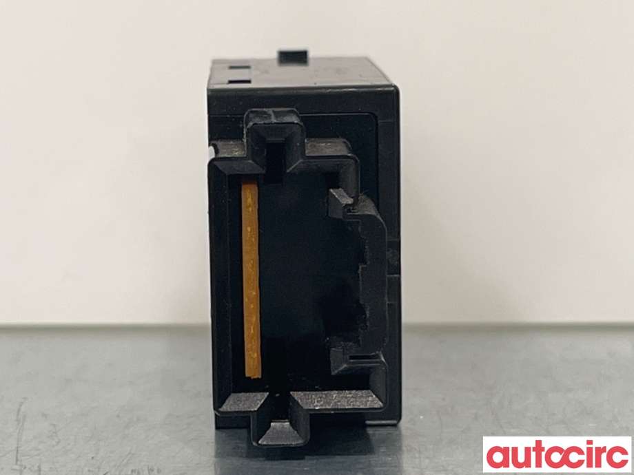 Bryter tåkelys til Mitsubishi Pajero 2000-2006 (Type III) (MITSUBISHI|MR190953|)